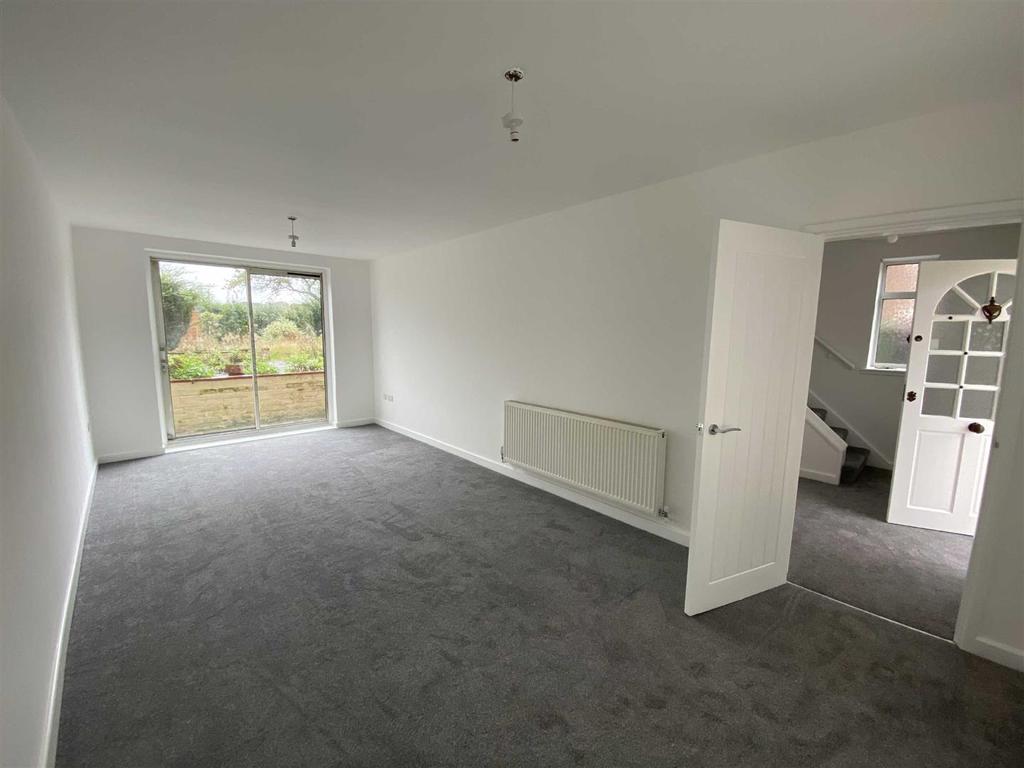 8 Giffard Road, Bushbury, Wolverhampton 3 bed semidetached house £