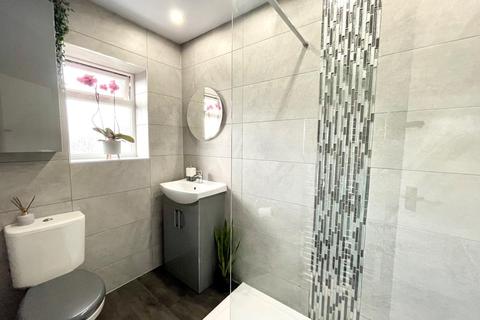 11 Link Road, Huddersfield, HD1 4QQ
