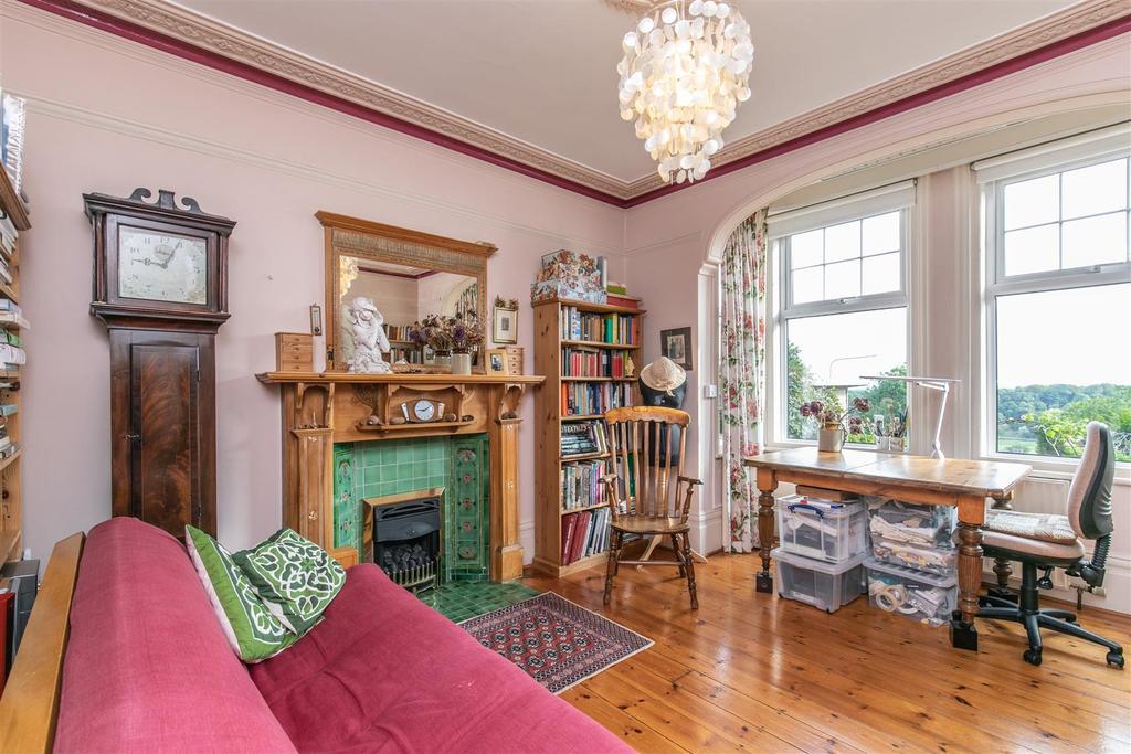 King Henrys Road, Lewes 4 bed semidetached house £1,200,000