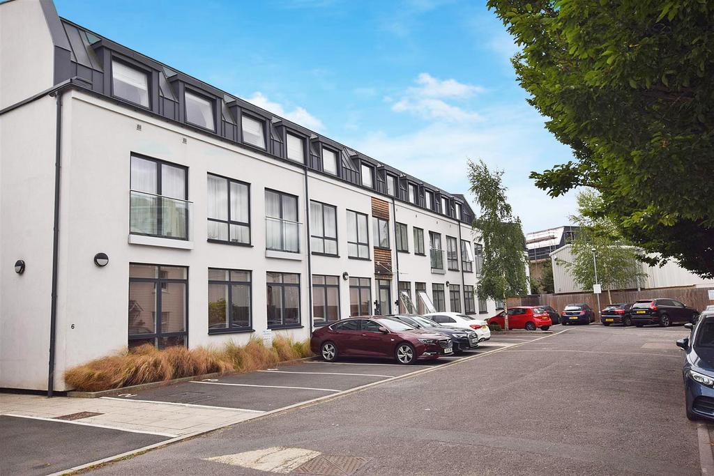 Bardolph Road, Richmond 2 bed apartment £2,200 pcm (£508 pw)