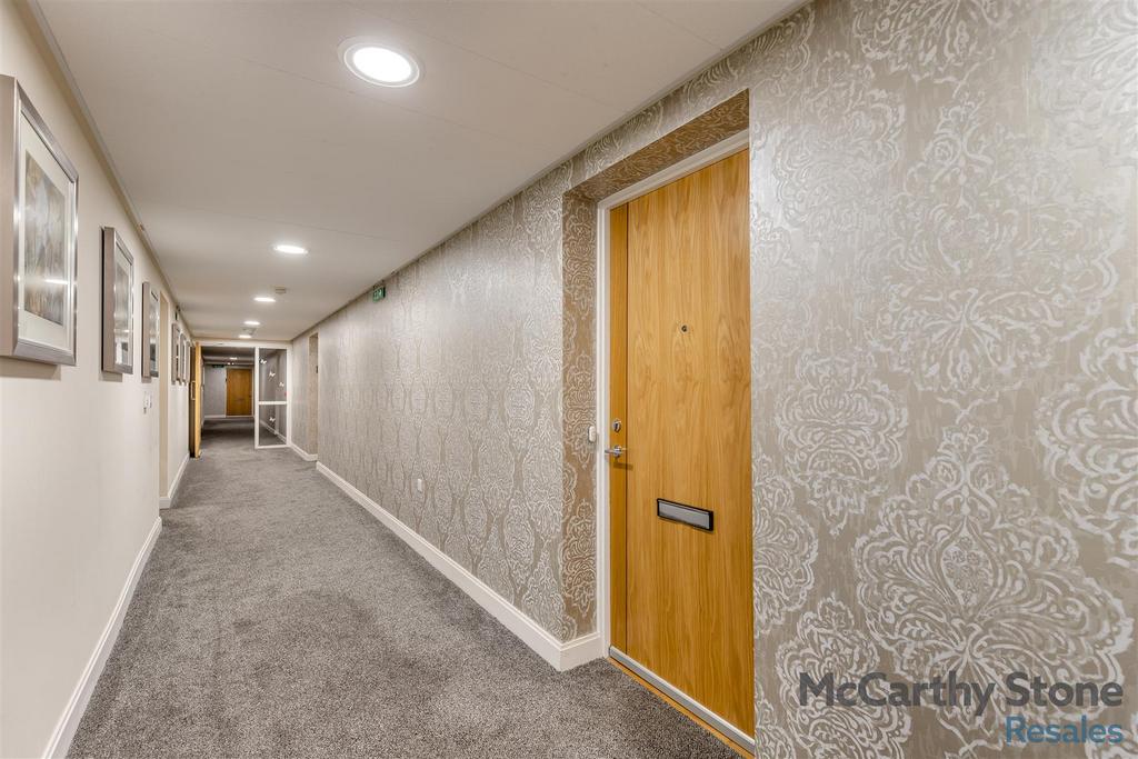 8661213-interior04.jpg