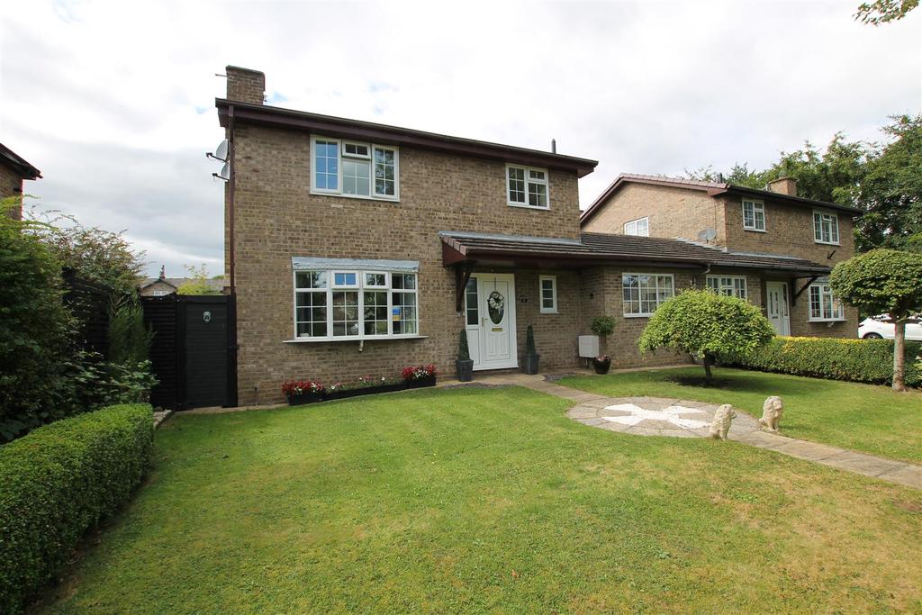 Riverside, Wolsingham 3 bed link detached house for sale £300,000
