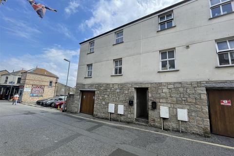 2 bedroom house to rent, Bread Street, Penzance