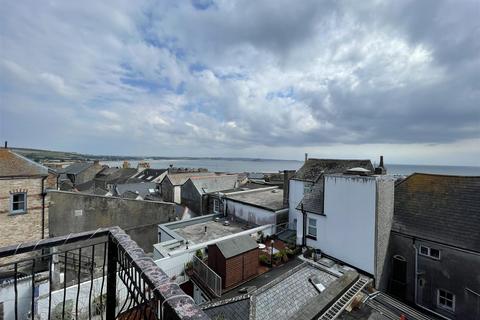 2 bedroom house to rent, Bread Street, Penzance