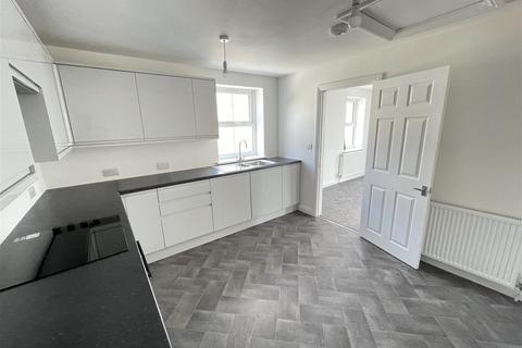 2 bedroom house to rent, Bread Street, Penzance