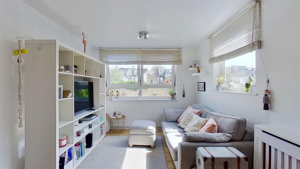 Kingham-Close-Earlsfield-SW18-08302022 163554.jpg