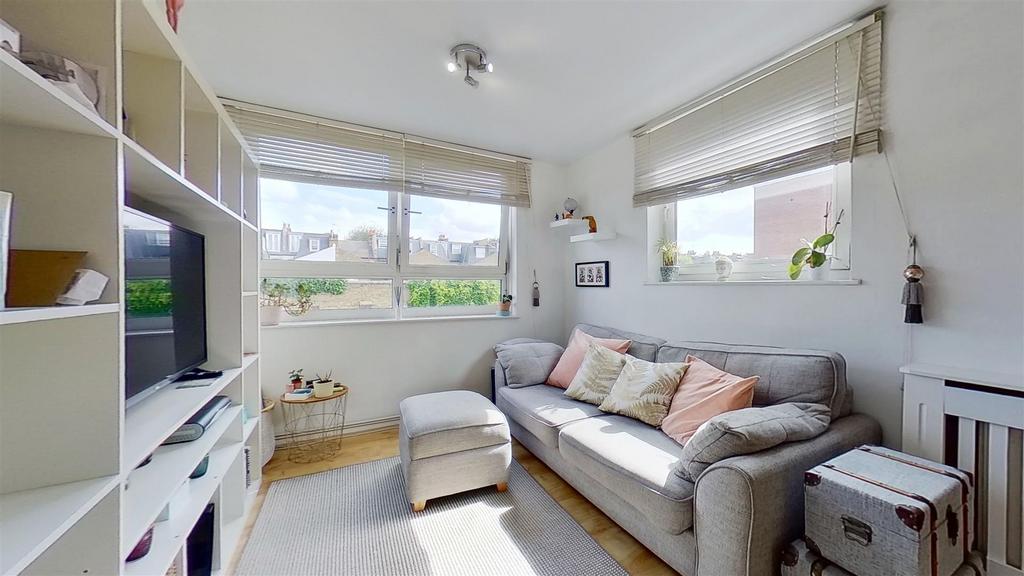 Kingham-Close-Earlsfield-SW18-08302022 163052.jpg