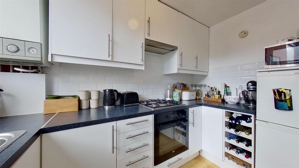 Kingham-Close-Earlsfield-SW18-08302022 163204.jpg