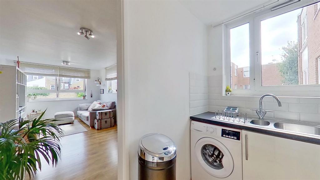 Kingham-Close-Earlsfield-SW18-08302022 163225.jpg