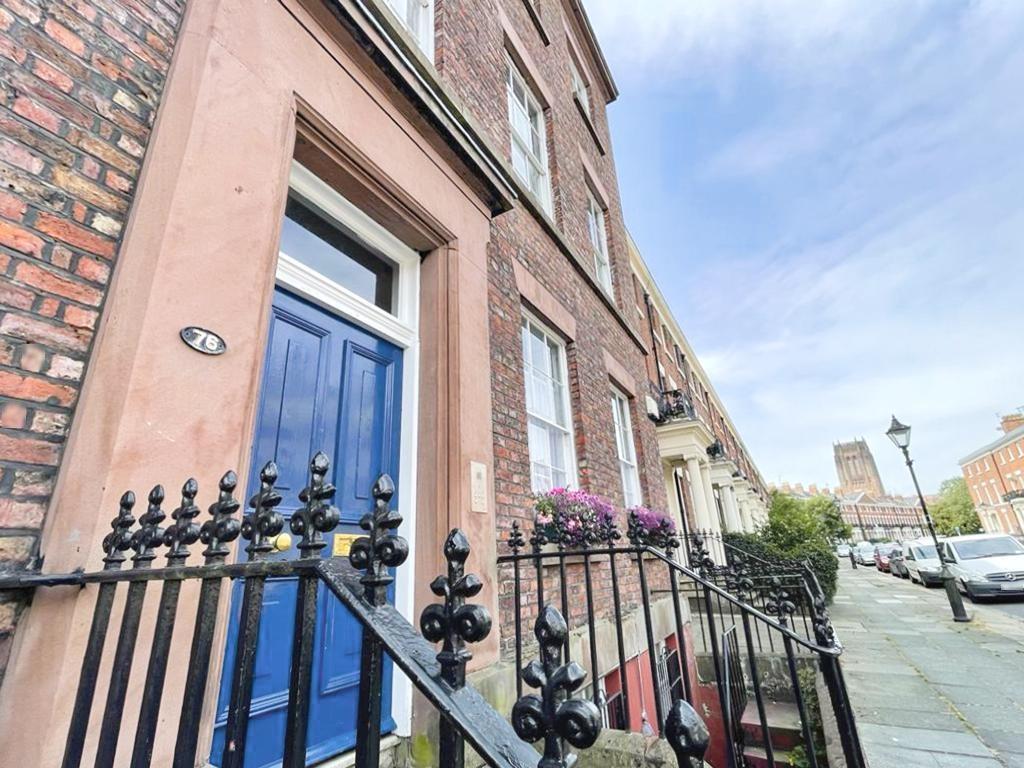 Canning Street, Liverpool, L8 7NR 2 bed flat £230,000