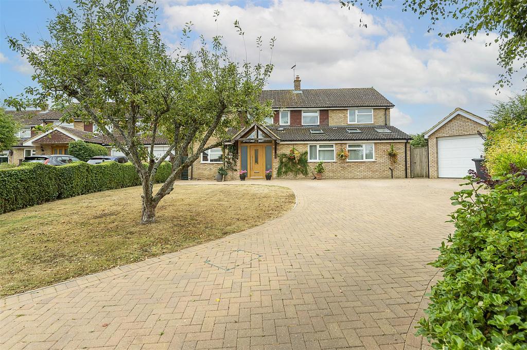 Derwent Road, Harpenden 5 bed detached house for sale £1,395,000