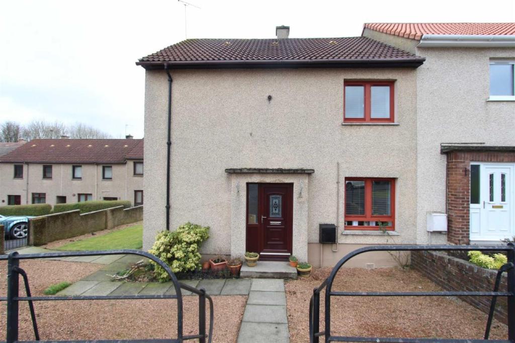 44 Beechbank Crescent, Kelty, KY4 0LT 3 bed end of terrace house £600