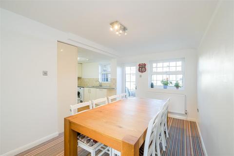 14 Willow Street, London, E4 7EG
