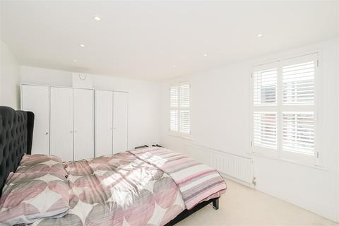14 Willow Street, London, E4 7EG