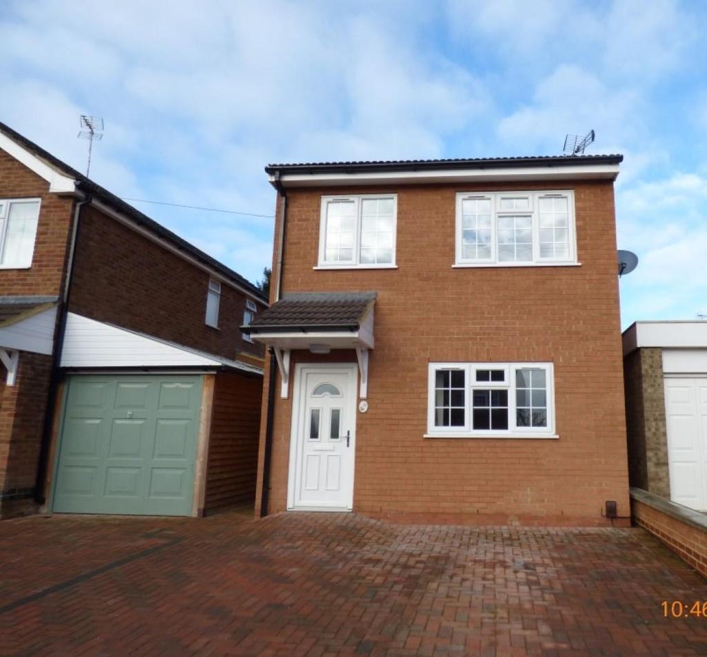 Knoll Street, Market Harborough 3 bed detached house £940 pcm (£217 pw)