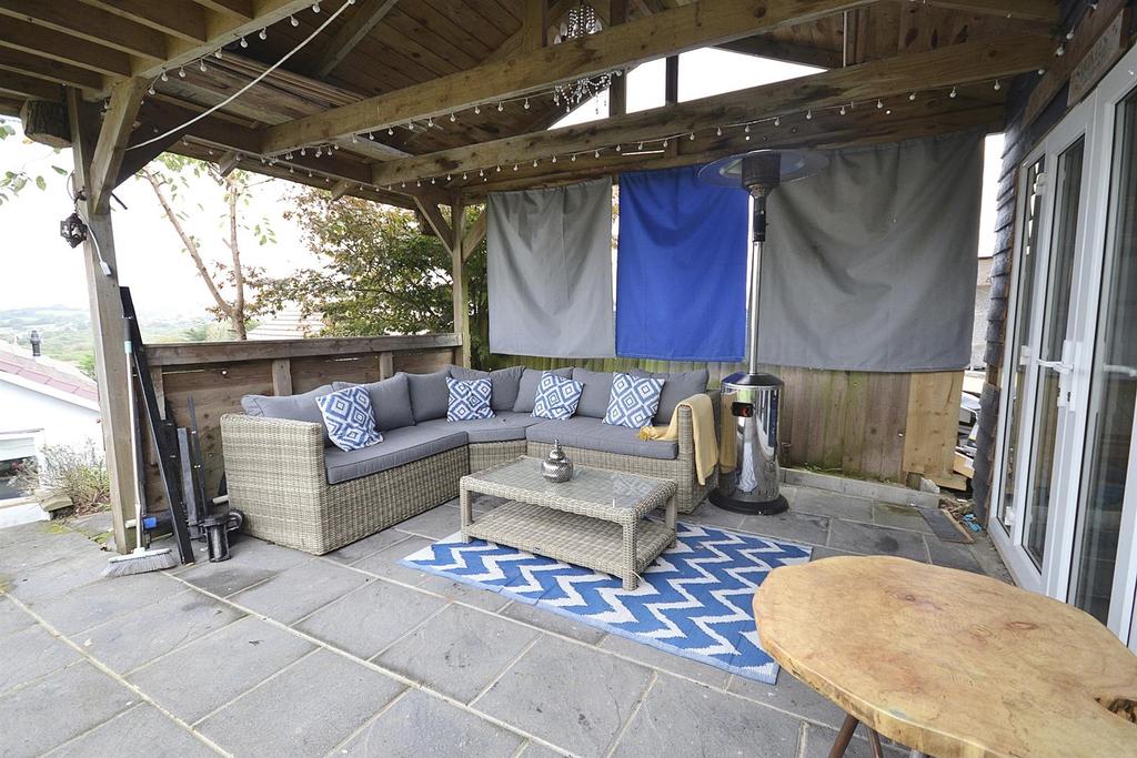 Outdoor seating area.jpeg