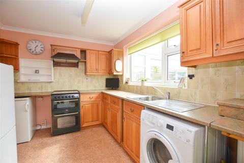 18 Durrell Close, Eastbourne, BN23 7AN