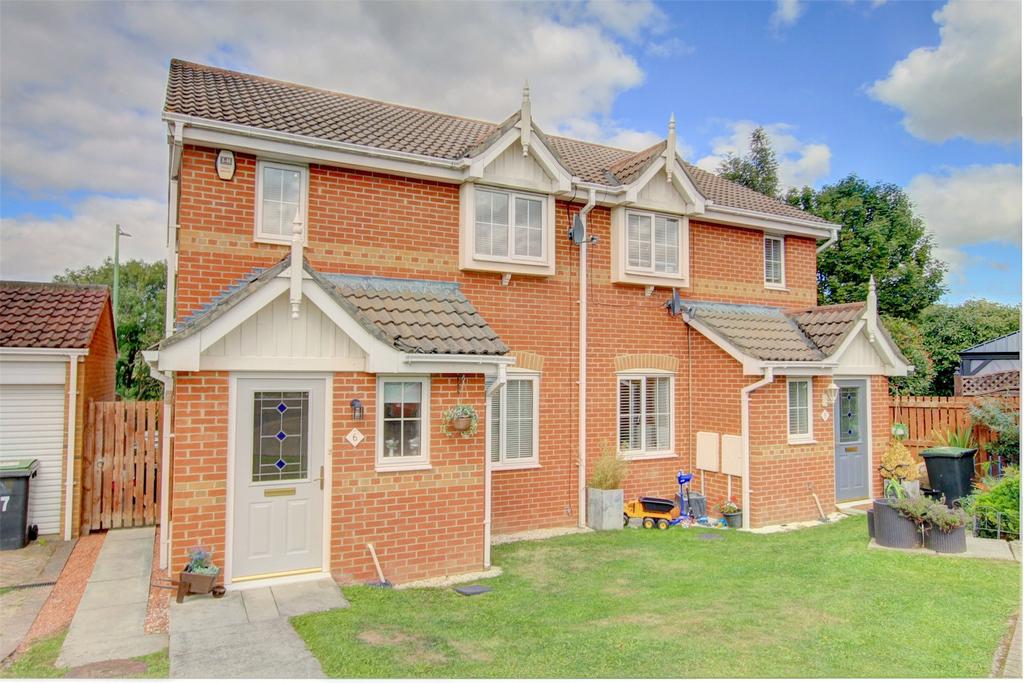 Oakwell Court, Hamsterley Colliery... 3 bed semidetached house £165,000