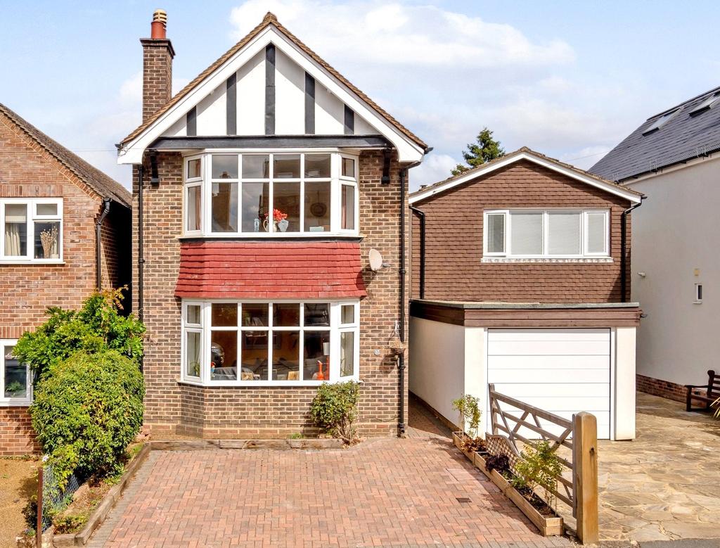 Chartfield Road, Reigate, RH2 4 bed detached house £895,000