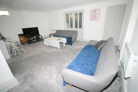 5 bedroom end of terrace house for sale - Connaught Road, Luton