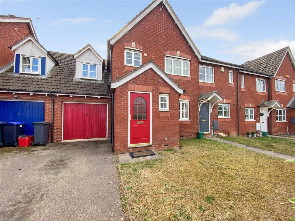 Faulconbridge Way, Heathcote, Warwick 3 bed terraced house £325,000