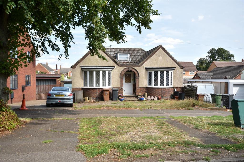 Cross Road, Wellingborough 2 bed detached bungalow £275,000