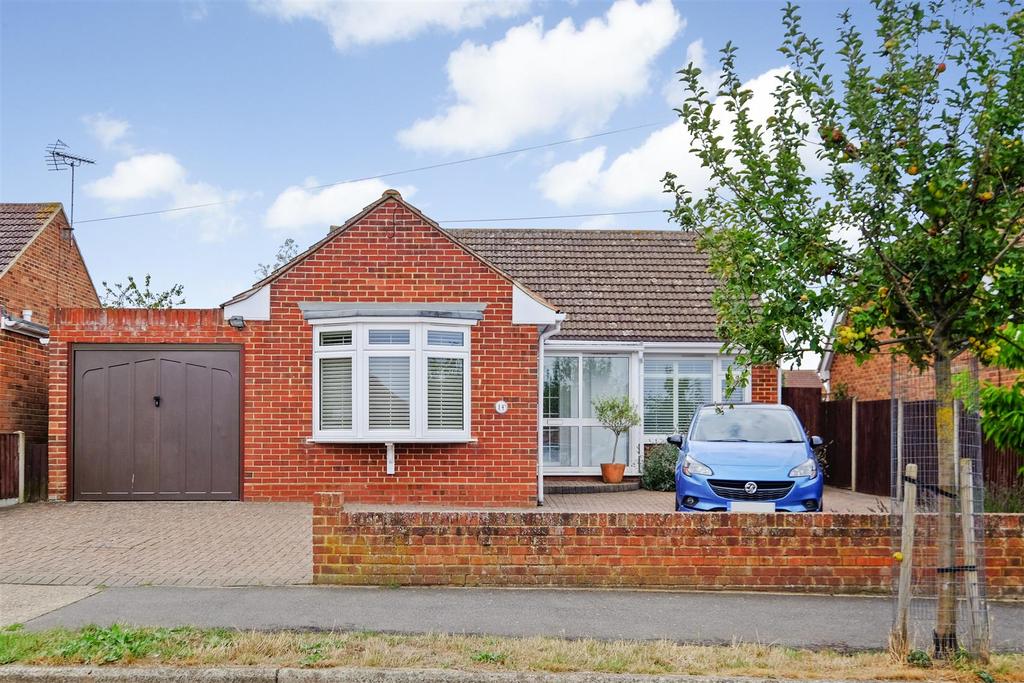 Valkyrie Avenue, WHITSTABLE 2 bed detached bungalow £550,000