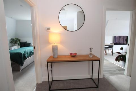 2 bedroom flat for sale - Lymington Road, Highcliffe, Christchurch
