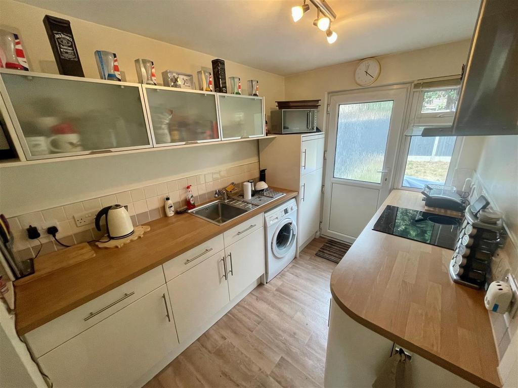 Beechfield Walk, Waltham Abbey 1 bed bungalow £320,000