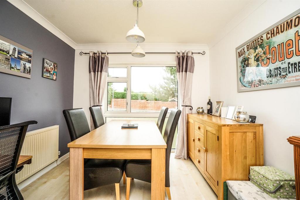 Hillside Road, Hastings 3 bed detached house £375,000