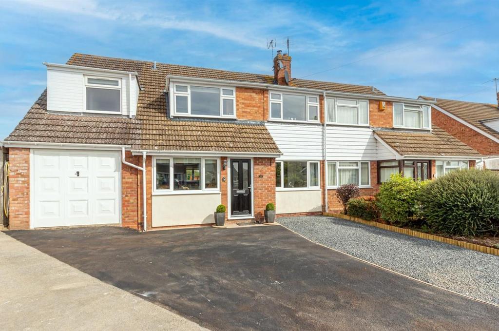 Froxmere Close, Crowle, Worcester 4 bed semidetached house for sale