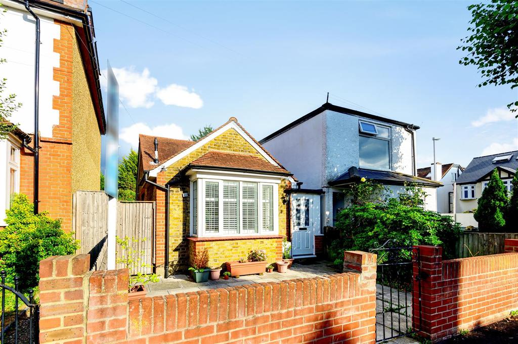 douglas-road-surbiton-2-bed-house-for-sale-550-000