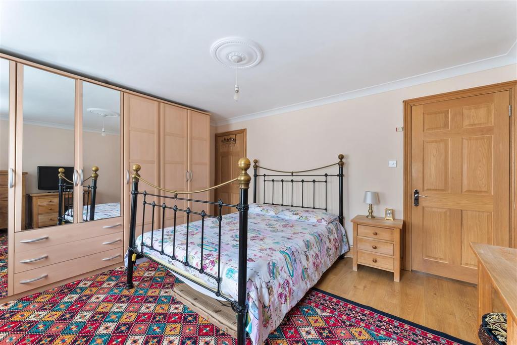 Worthington Road, Surbiton 5 bed house £900,000