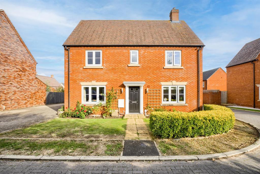 Dowling Drive, Pershore 4 bed detached house £595,000
