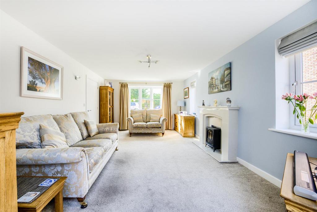 Dowling Drive, Pershore 4 bed detached house £595,000