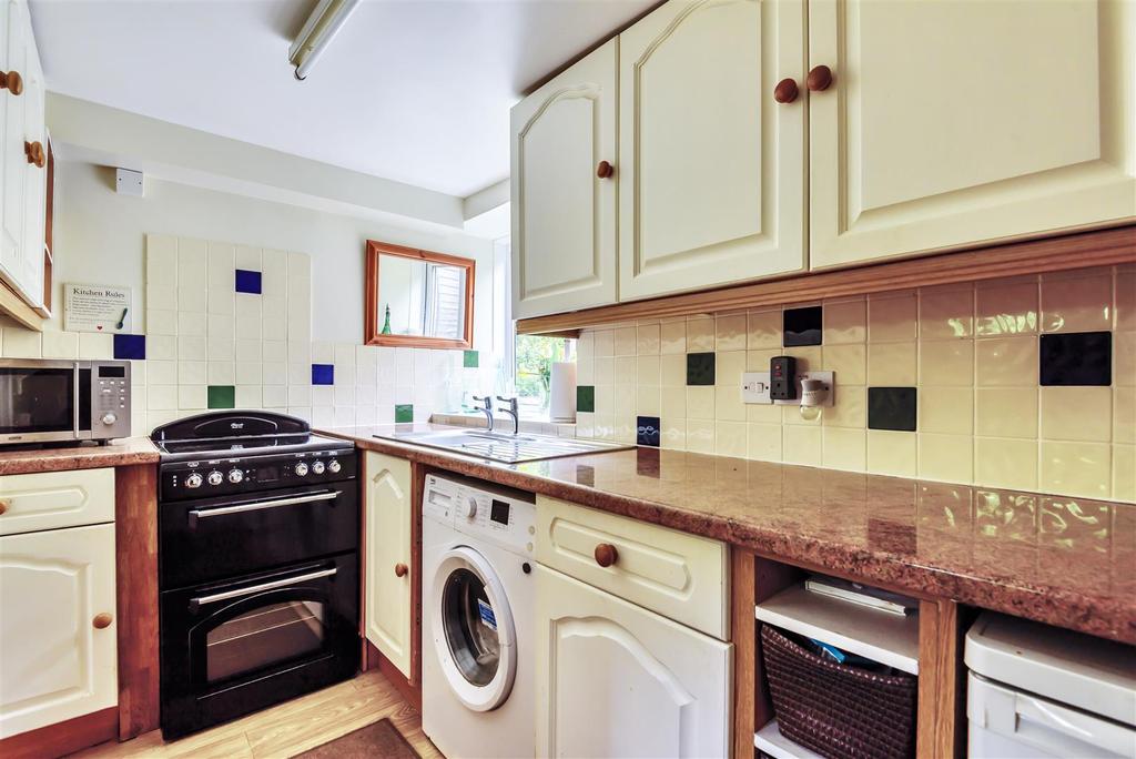 Cross Cottages, East Coker, Yeovil 3 bed terraced house £300,000