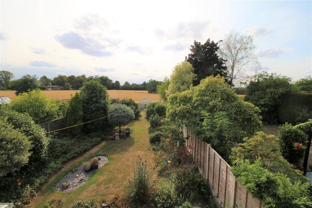 Claremont Close, Bulkington 4 bed detached house for sale £369,950