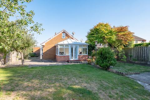 3 bedroom detached bungalow for sale - Mill Hill Drive, Huntington, York