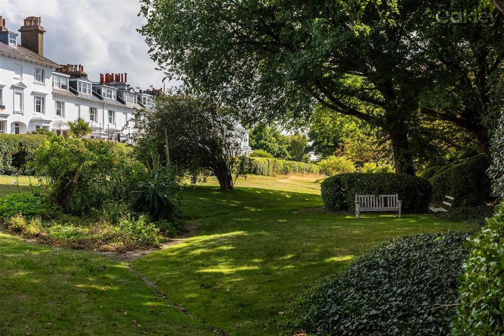 Clifton Terrace, Brighton 3 bed flat for sale £800,000
