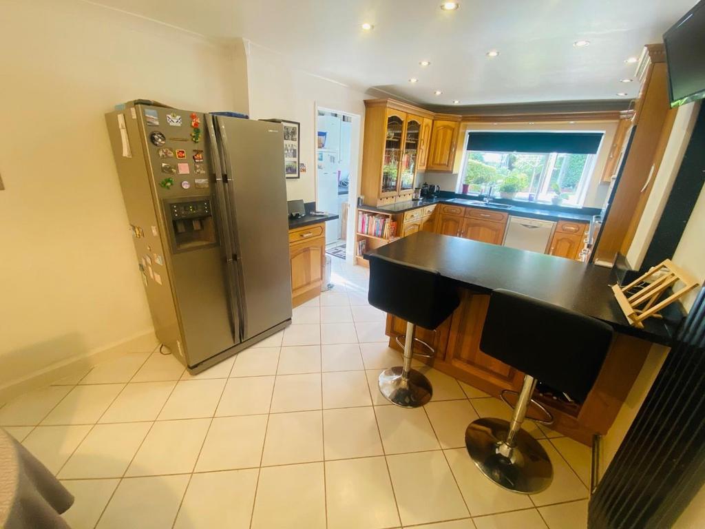 Maxholm Road, Sutton Coldfield 3 bed semidetached house £1,450 pcm