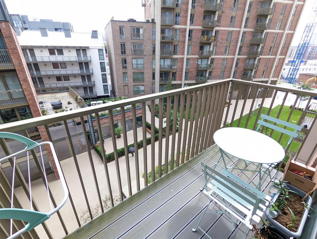 Local Crescent Block B, 4 Hulme Street, Salford 2 bed apartment for ...