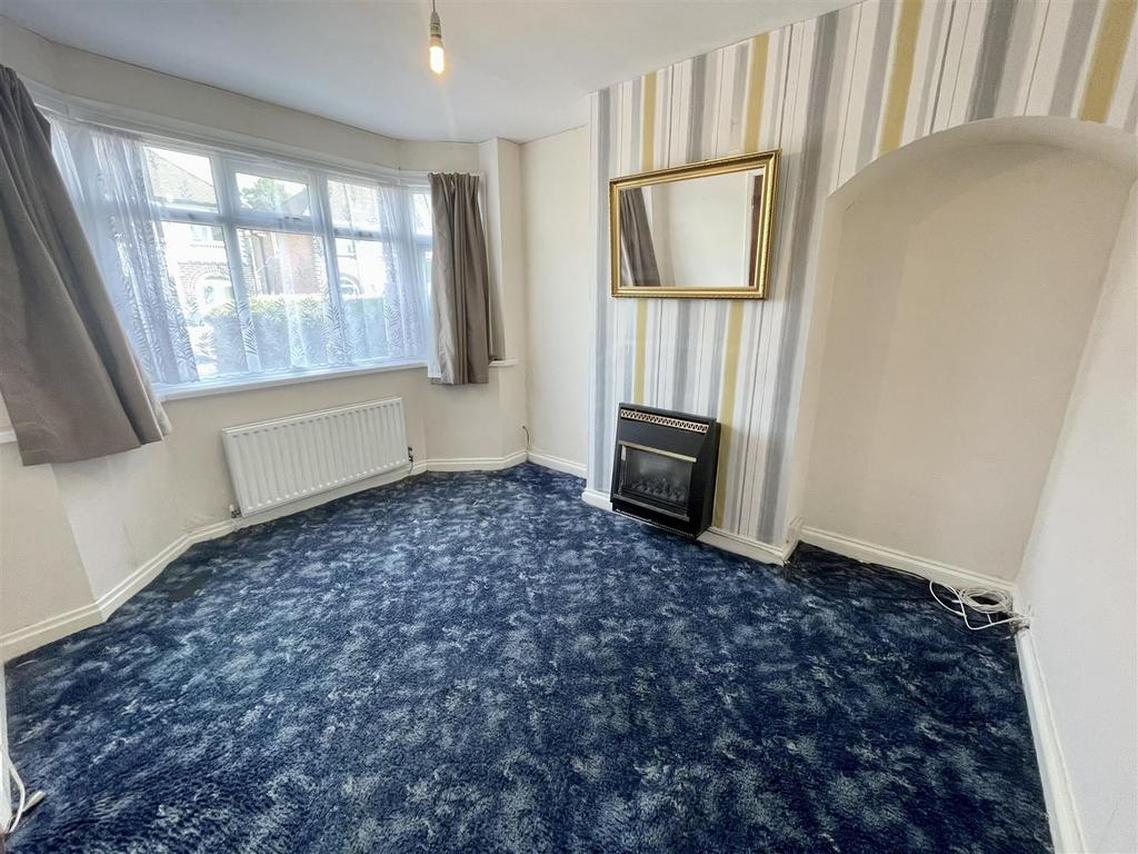 Petersfield Drive, Rowley Regis 3 bed semidetached house £170,000