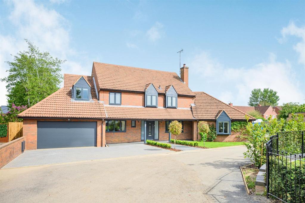 Collingtree, Northampton 6 bed detached house for sale £950,000