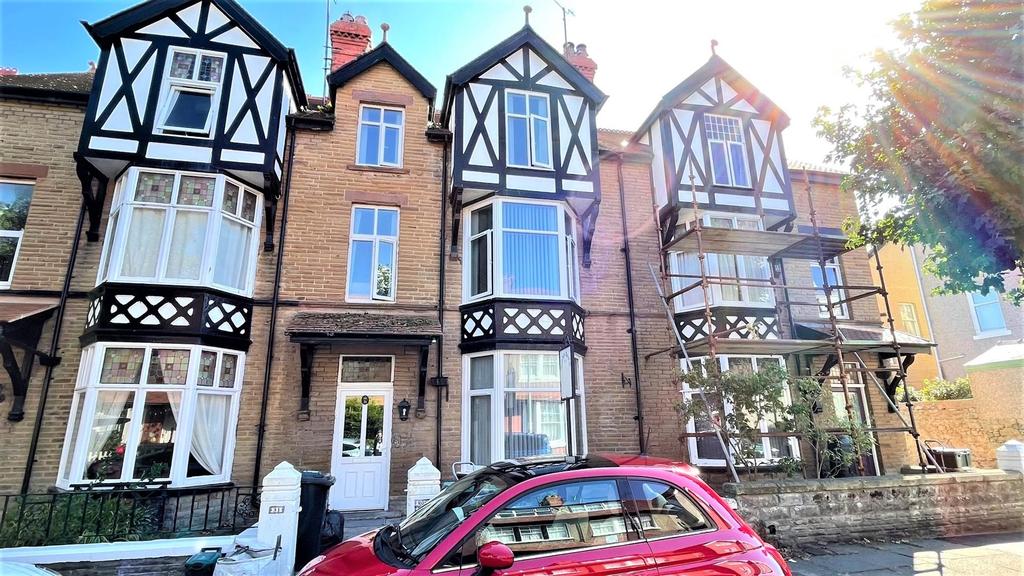 Victoria Avenue, Llandudno 7 bed terraced house £279,950