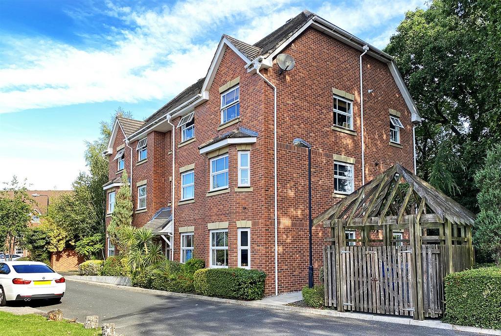 Braystones Close, Timperley 2 bed apartment - £185,000