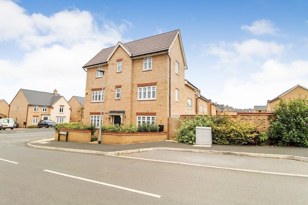 Tawny Avenue, Wixams, Bedford 3 bed semidetached house £375,000