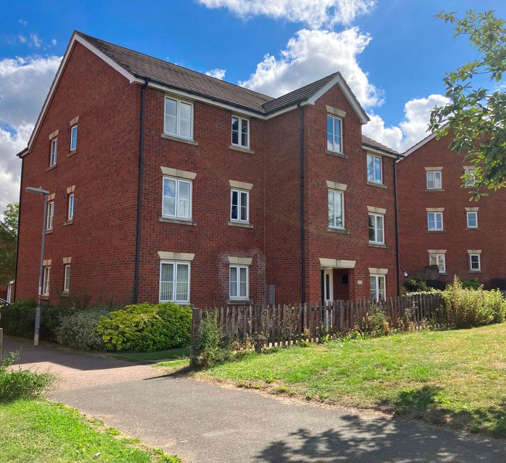Plough Close, Lang Farm, Daventry NN11 0NX 2 bed flat for sale £140,000