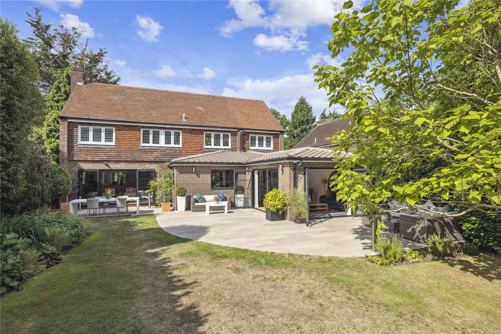 Sandy Lane, Cobham, Surrey, KT11 5 bed detached house £1,850,000