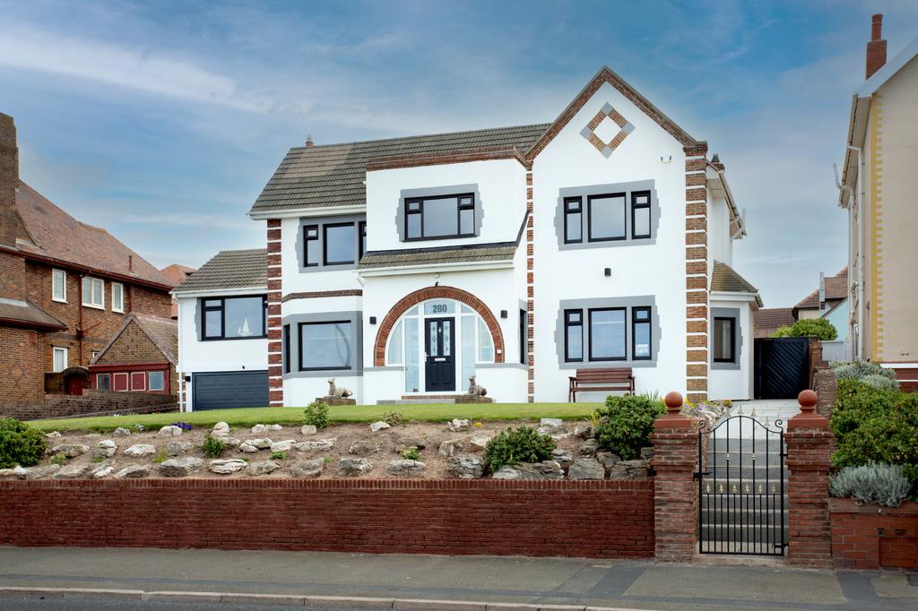 Queens Promenade, Bispham, Blackpool, FY2 5 bed detached house for sale
