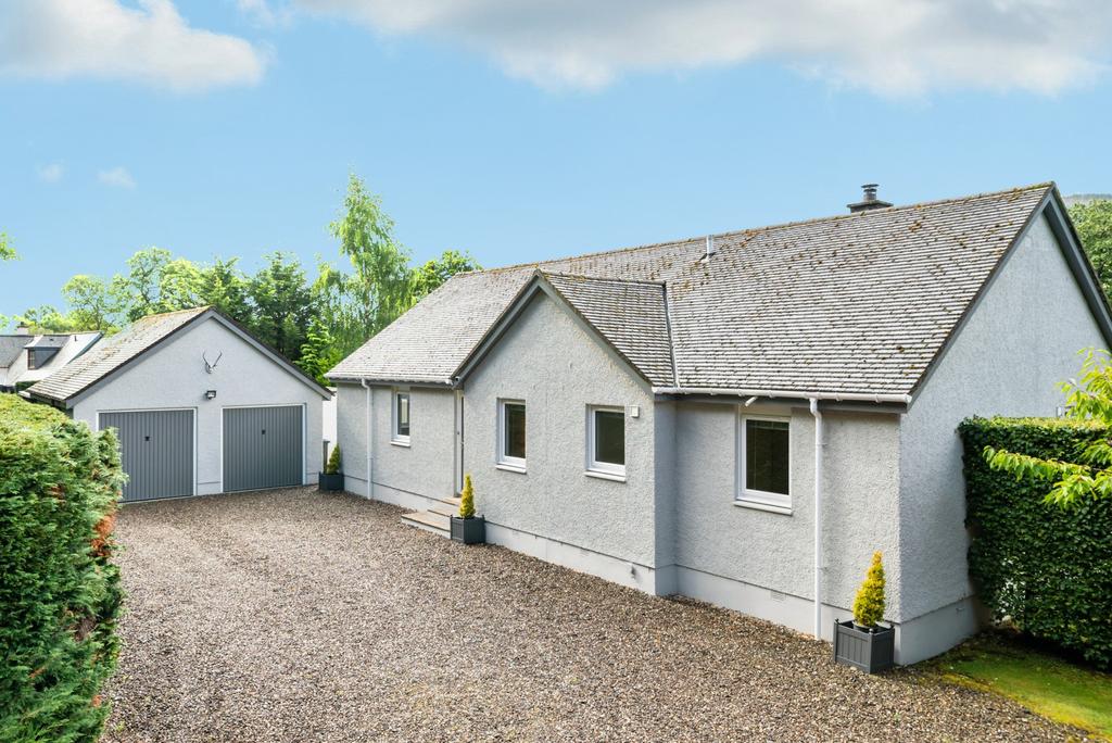 Collie Na Darrach, Pitlochry... 4 bed bungalow £430,000